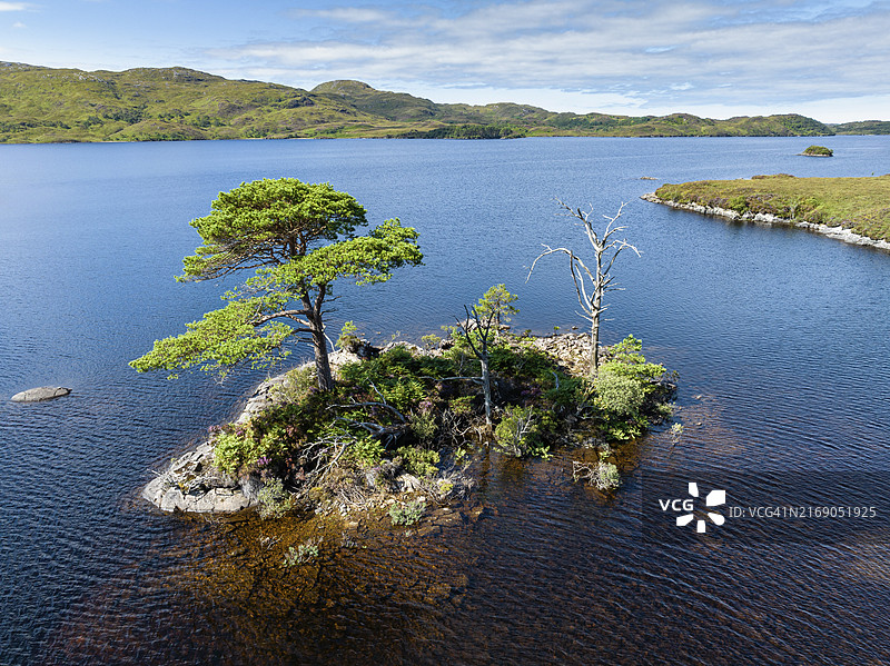 苏格兰萨瑟兰郡阿辛特湖航拍景色图片素材