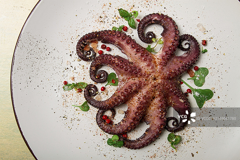 水煮章鱼特写：乡村风格俯视图图片素材