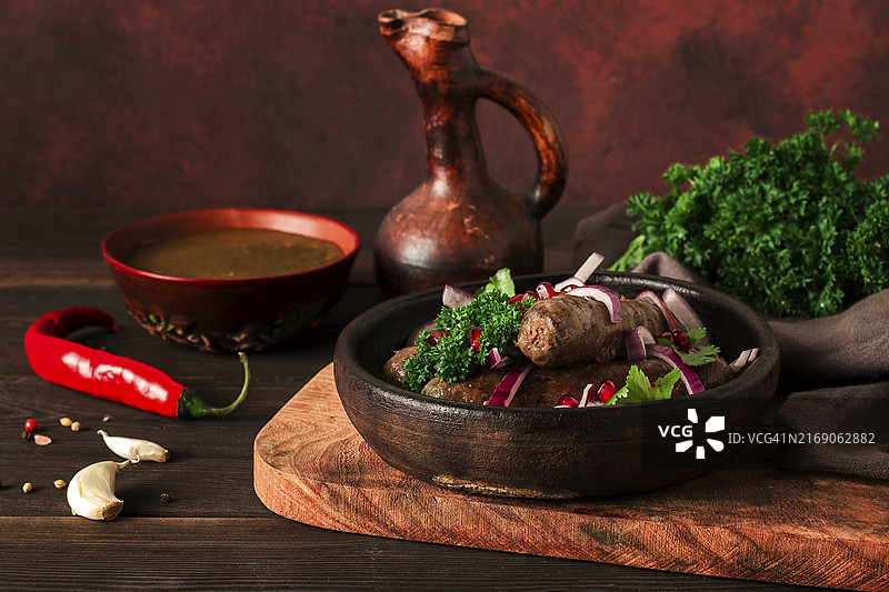 格鲁吉亚菜肴：Kupaty 炸香肠图片素材