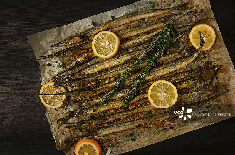 炸鱼，黑海梭鱼，顶部视图，特写，无人图片素材