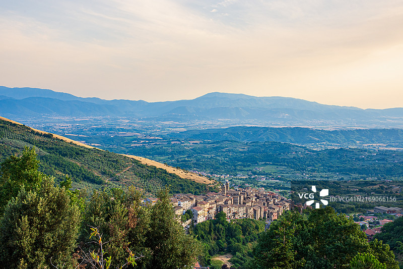 意大利拉齐奥皮格里奥城镇鸟瞰图片素材