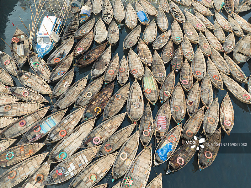 孟加拉国布里甘加河上美丽的船只图片素材