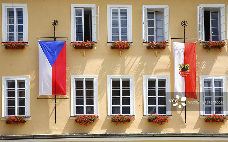 捷克共和国埃格尔兰地区海布市集市广场上的市政厅外墙图片素材