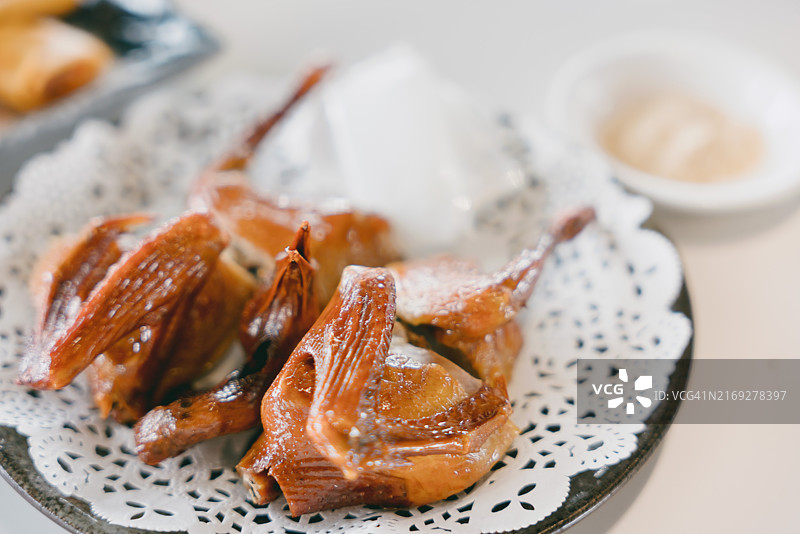 鸽子雏鸟图片素材