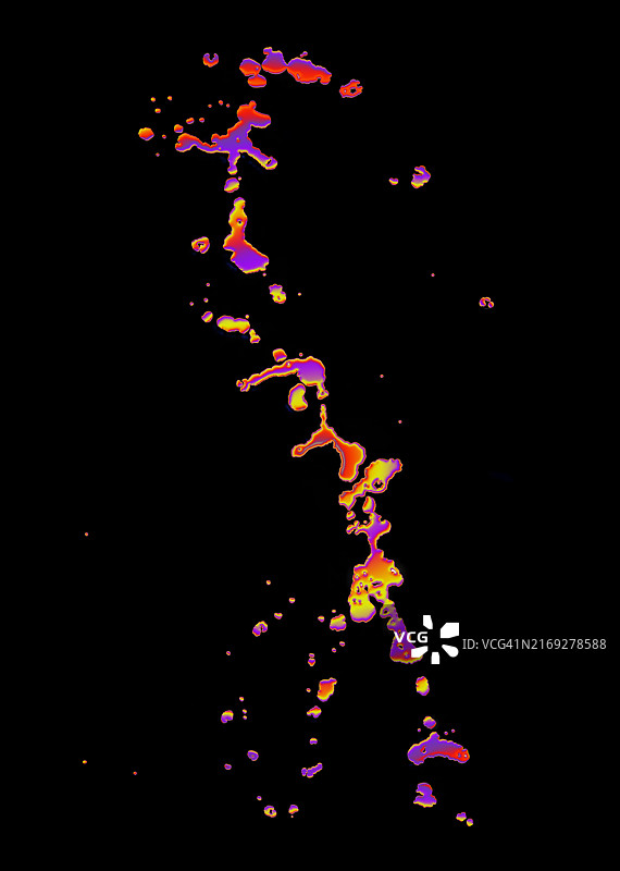 黑色背景上彩色金属液体的水滴飞溅图片素材