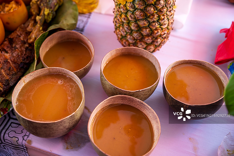 秘鲁丛林玉米酒和胡安内图片素材