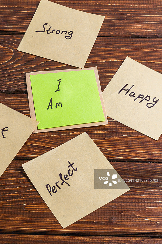 纸上的商业策略字样图片素材