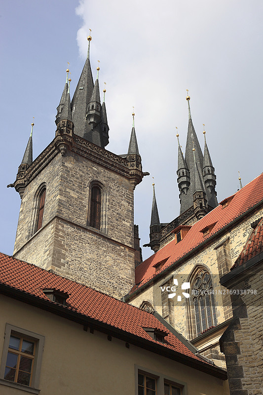 布拉格老城广场的泰恩教堂图片素材