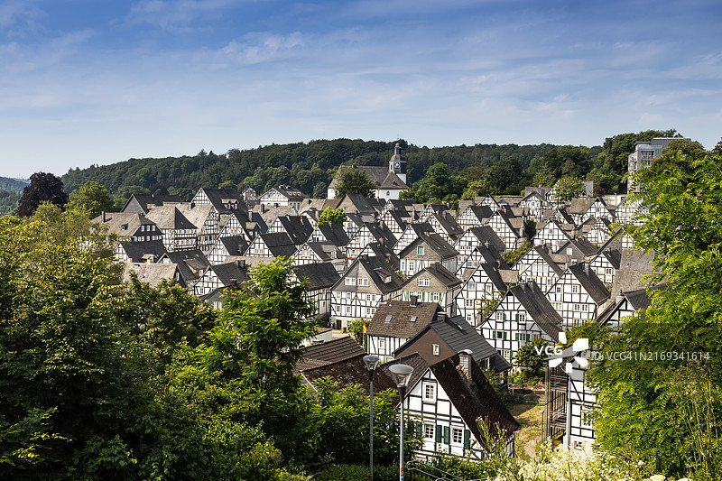 德国弗伦登贝格老城区的传统半木结构房屋，北莱茵-威斯特法伦州图片素材