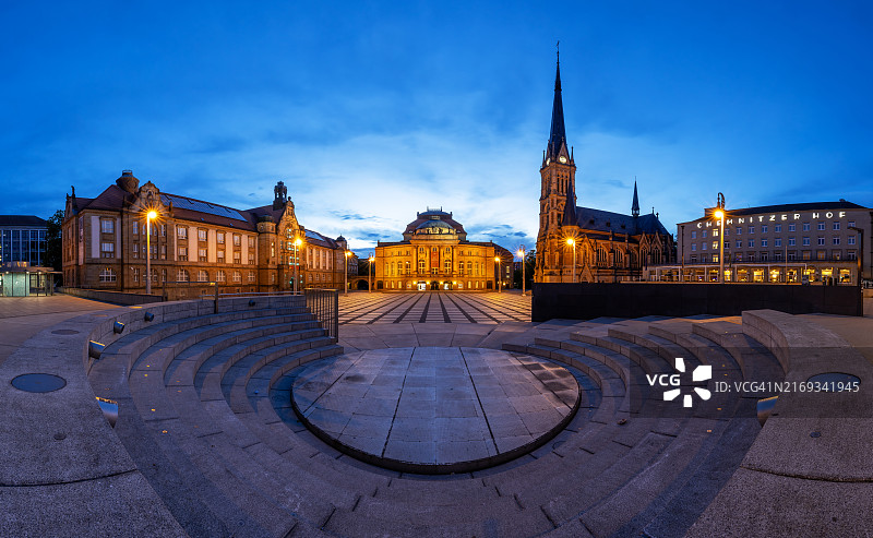 开姆尼茨剧院广场蓝色时刻图片素材