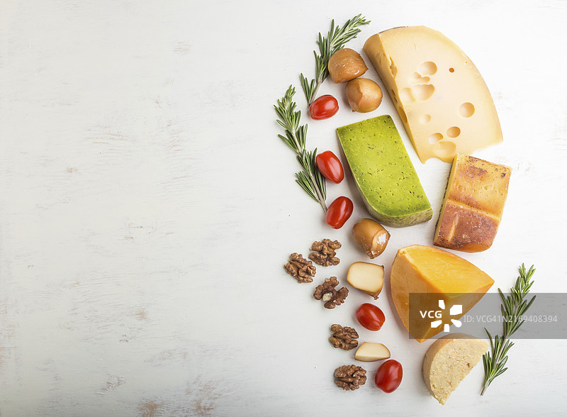 奶酪、迷迭香和番茄素材图片素材