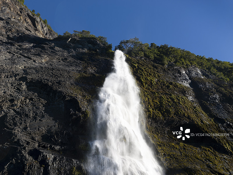 智利百内国家公园希望湾的瀑布图片素材
