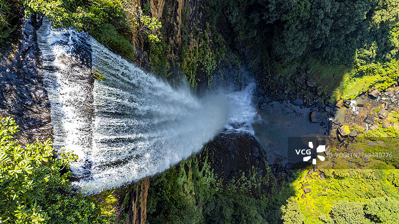 几内亚科纳克里富塔贾隆迪廷瀑布图片素材