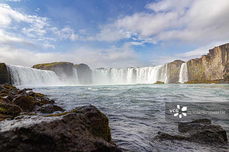 夏季冰岛戈达福斯瀑布的深层视角图片素材