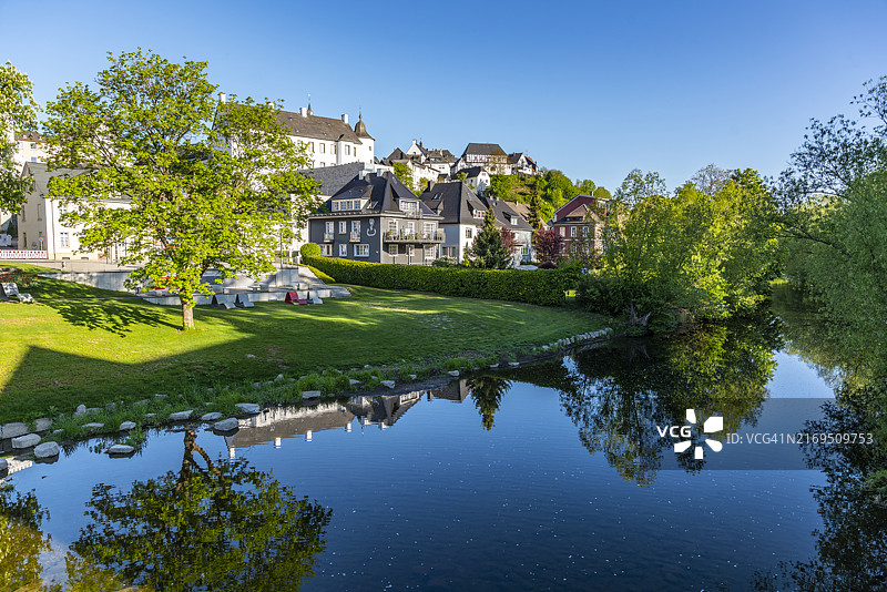 北莱茵-威斯特法伦州阿尔斯贝格的鲁尔河图片素材