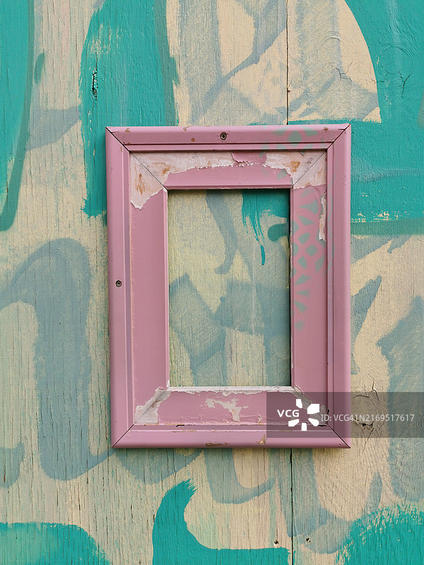 木墙上的风化相框图片素材