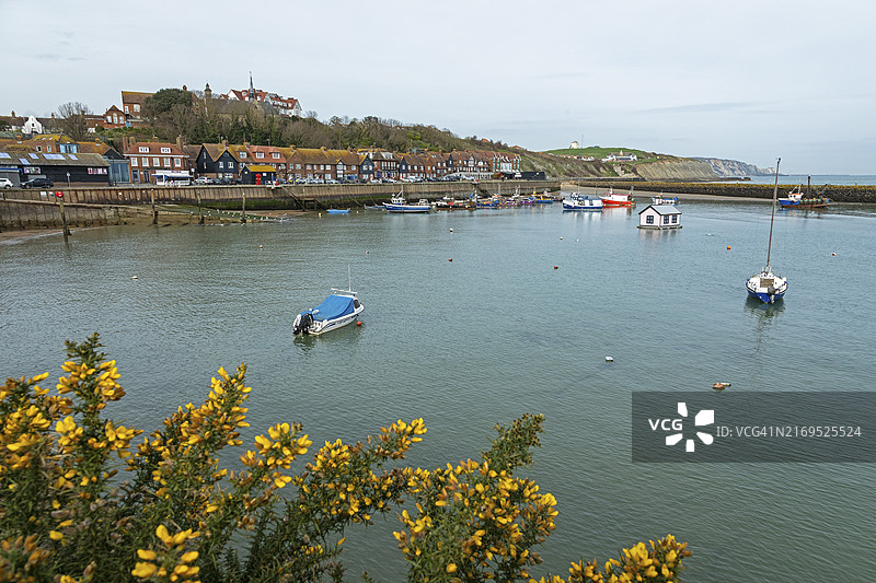 英国肯特郡福克斯通，斯塔德路的船只和港口图片素材