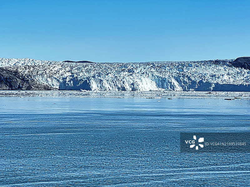 格陵兰岛德凯尔万港附近的Eqip Sermia冰川图片素材