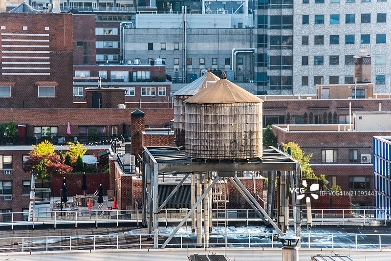 屋顶水塔图片素材