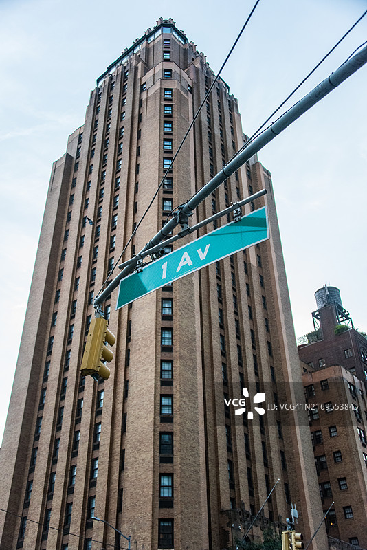 “1 Av”标志和比克曼大厦图片素材