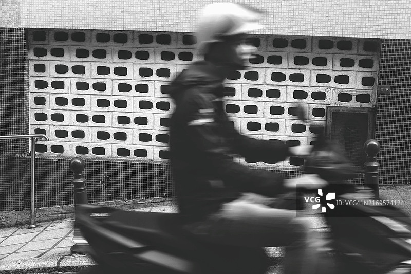 骑摩托车的人图片素材