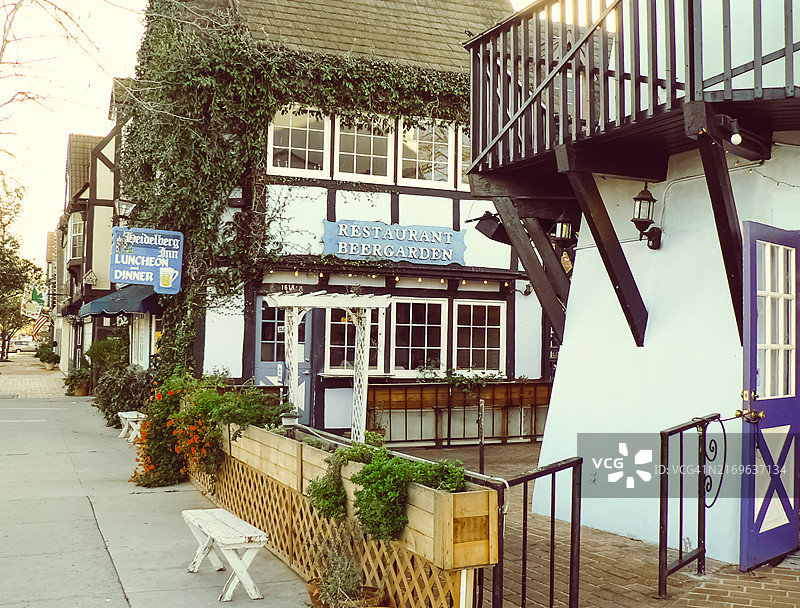 索尔万市中心啤酒花园餐厅（加利福尼亚州索尔万）图片素材