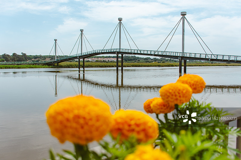 葡萄牙阿尔卡塞尔杜萨杜河畔风光图片素材