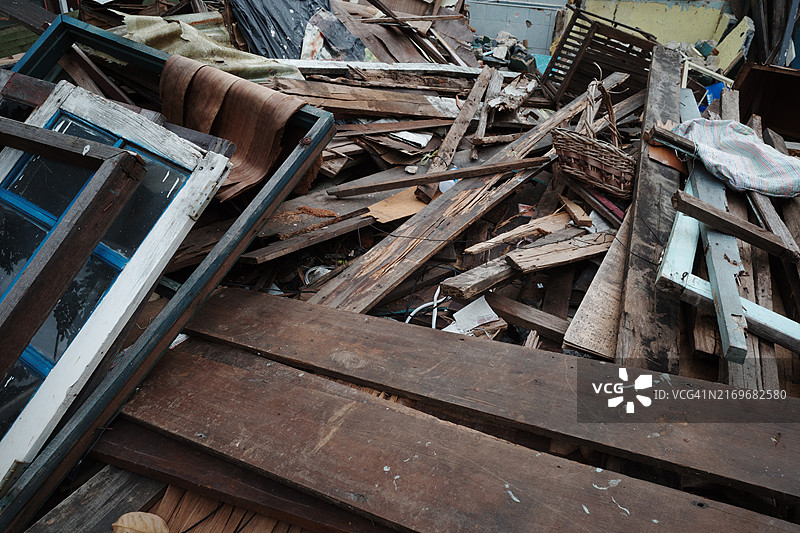 年久失修的废弃木屋图片素材