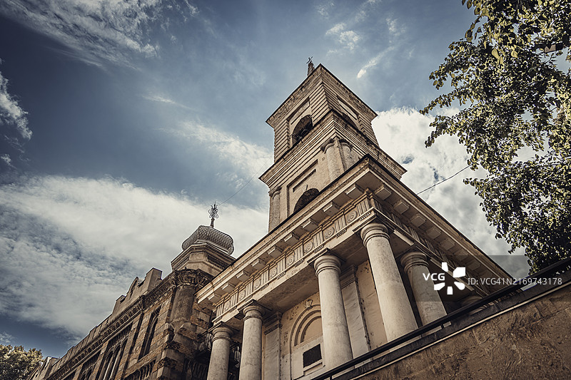 历史建筑与蓝天，格鲁吉亚第比利斯图片素材
