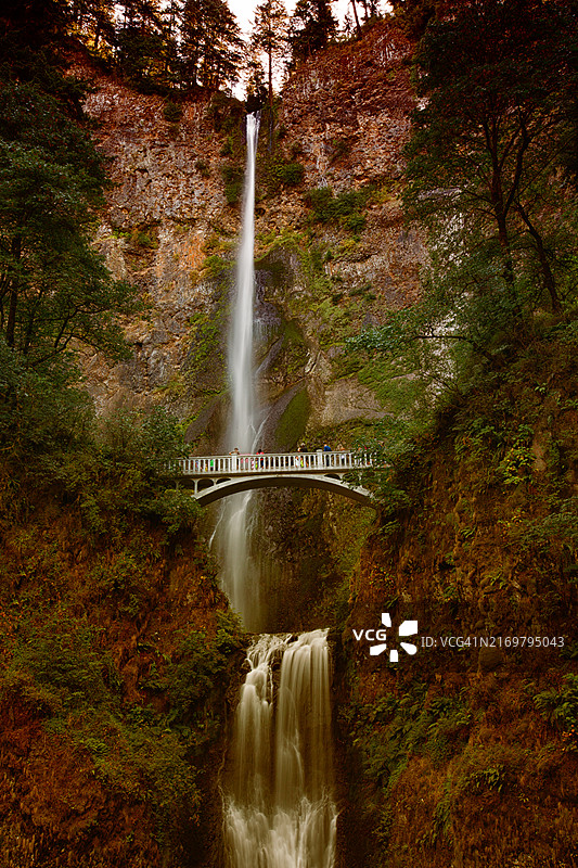 坚实瀑布图片素材