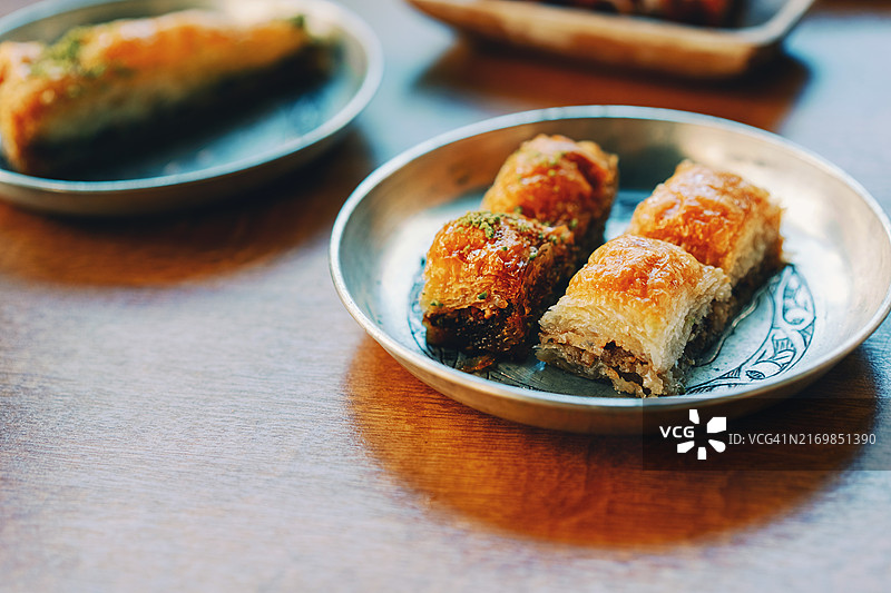 土耳其果仁蜜饼甜点图片素材