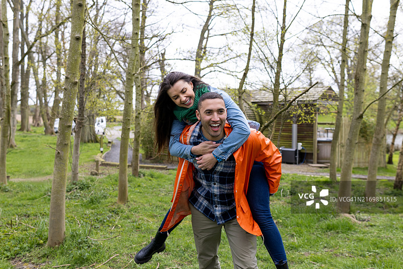 带你体验新的冒险图片素材
