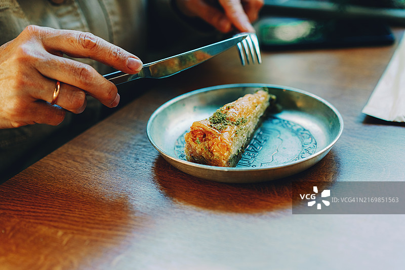 土耳其果仁蜜饼甜点图片素材