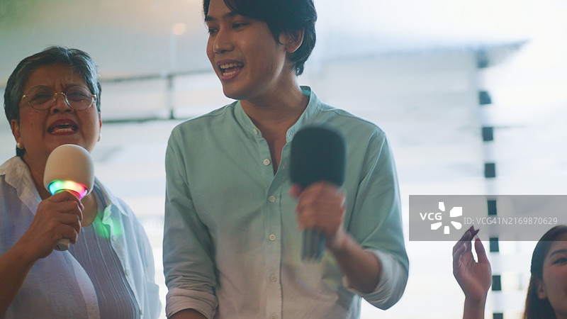 家庭幸福时光图片素材