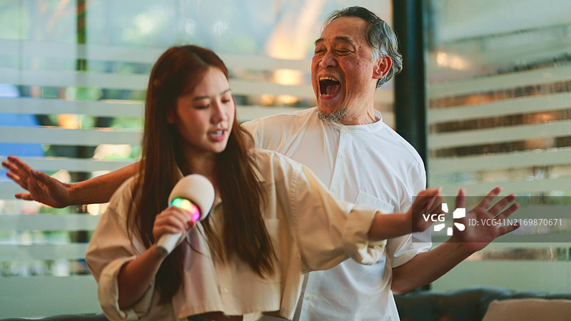 父亲节：家庭幸福图片素材