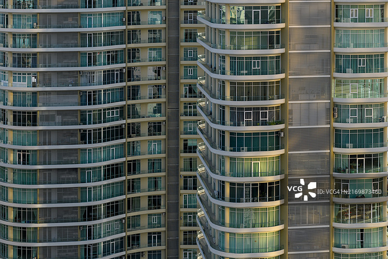 豪华公寓楼的窗户外墙图片素材