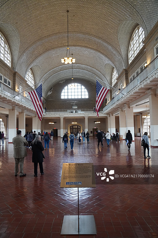 美国埃利斯岛登记室的人们图片素材