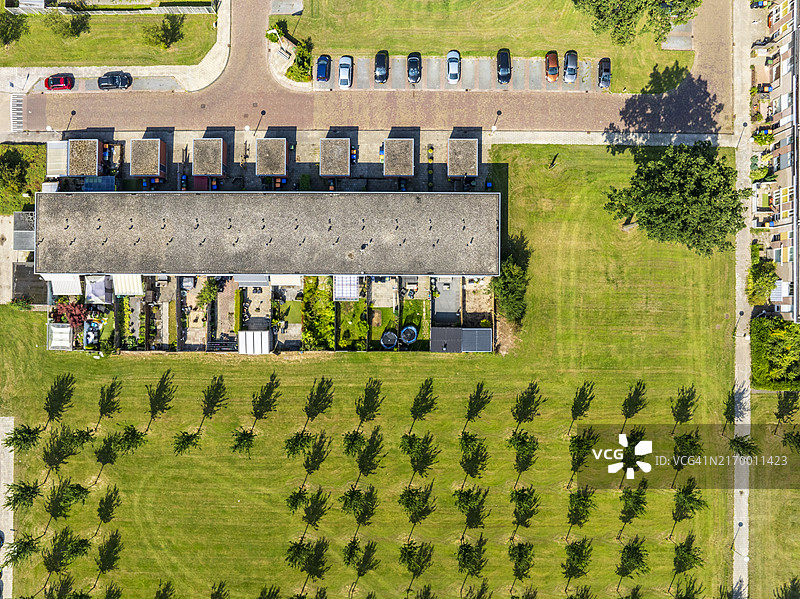 从上方俯瞰东北圩田的纳赫勒村图片素材