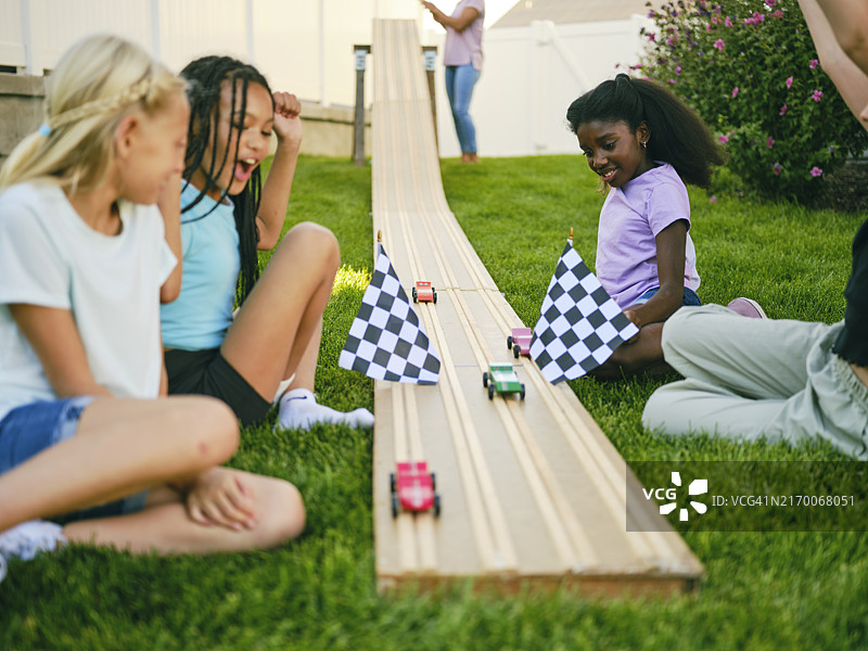 后院赛车女子俱乐部图片素材