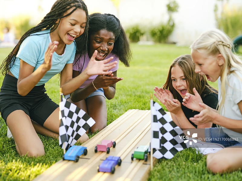 后院赛车女子俱乐部图片素材