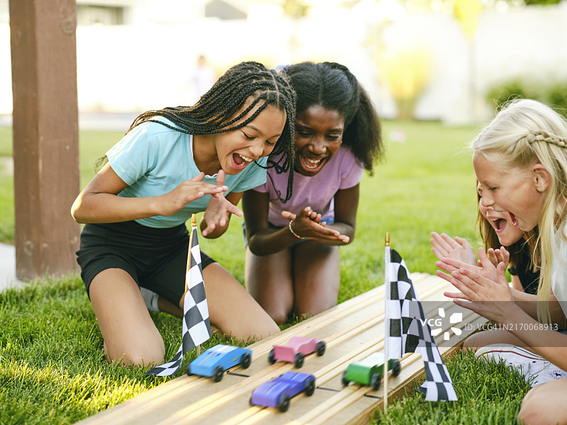 后院赛车女子俱乐部图片素材