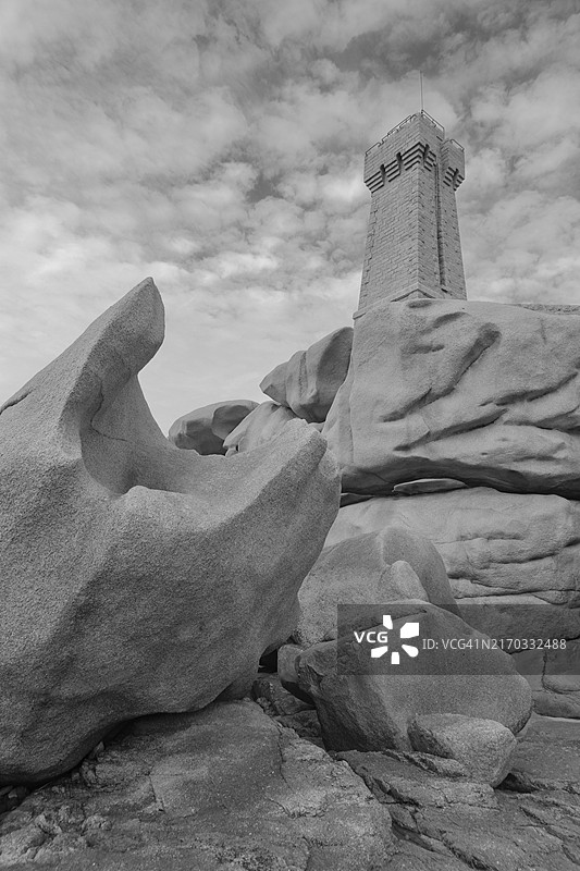 法国布列塔尼Ploumanach的红外黑白照片图片素材