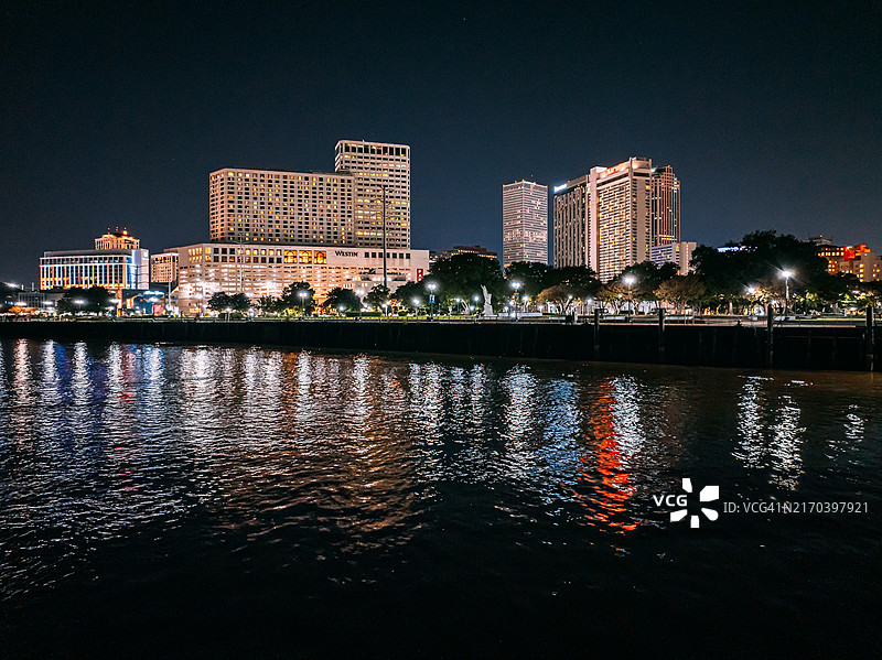 路易斯安那州新奥尔良沃尔登伯格公园夜景图片素材