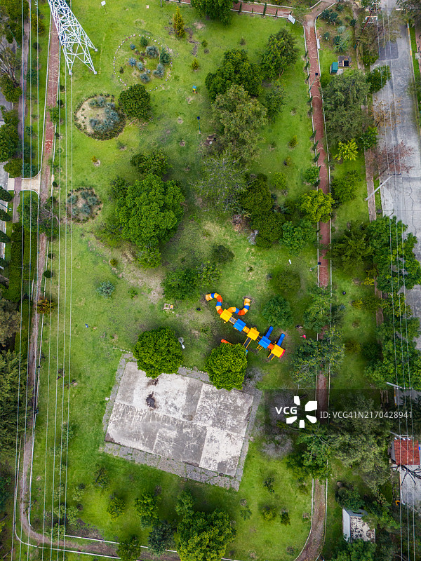 墨西哥城拉埃拉杜拉（La Herradura）最奢华区域之一的公园 - 从正上方俯视的景观图片素材