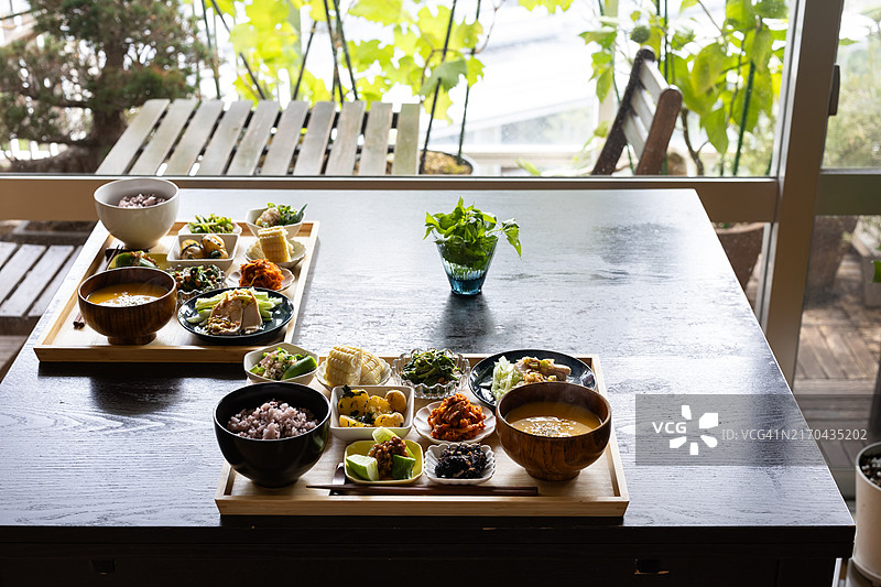 健康的日式午餐图片素材