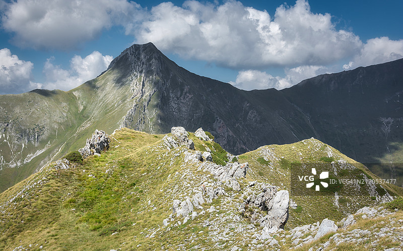 锡比利尼山脉 - 贝罗峰和坎纳富斯托峰 - 内拉河畔卡斯特尔桑坦杰洛图片素材