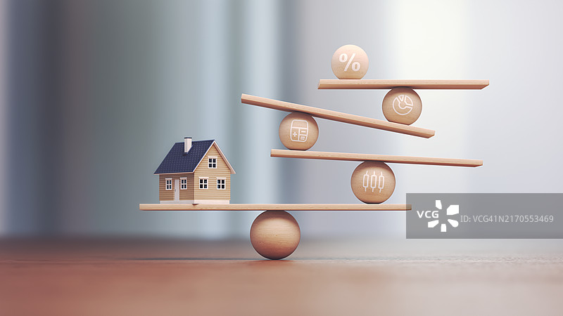 房地产交易和木制天平，景深图片素材