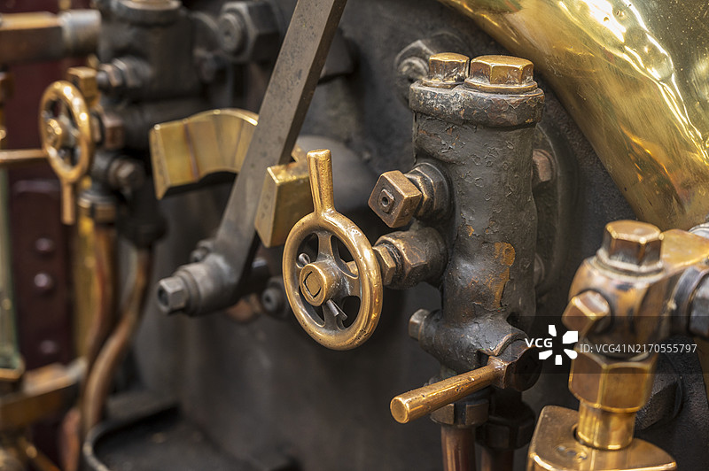 修复后的蒸汽机车特点图片素材