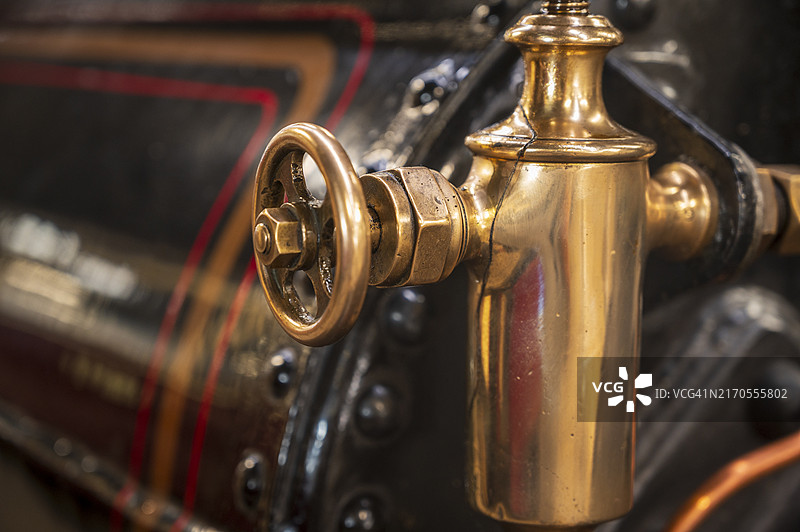 修复后的蒸汽机车特点图片素材