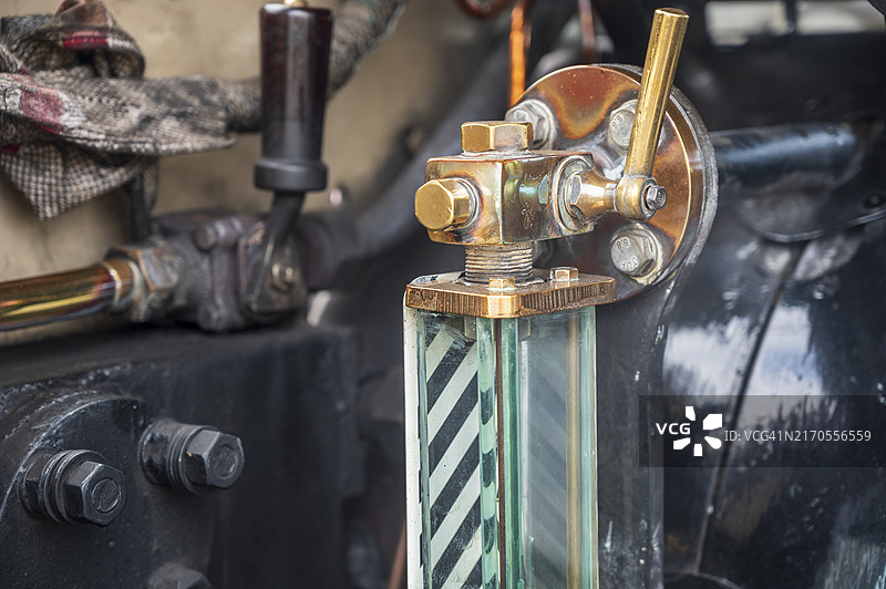 修复后的蒸汽机车特点图片素材